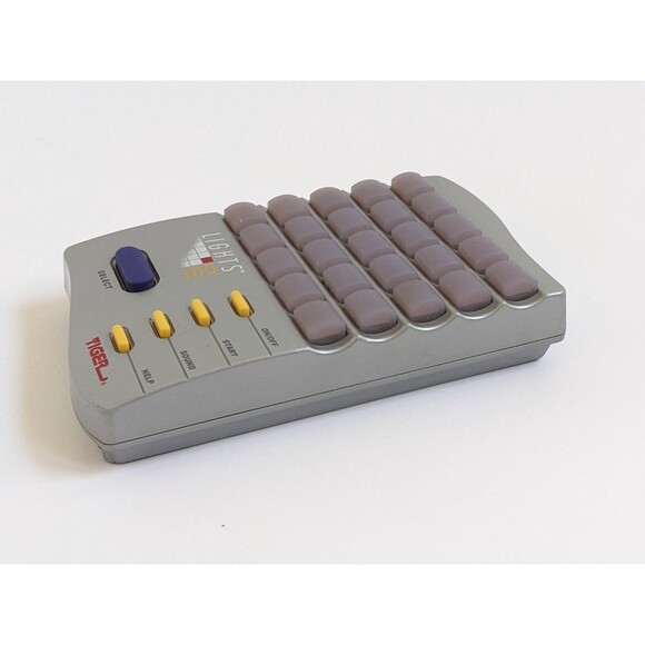 Vintage 1995 Tiger Lights Out Electronic Handheld Puzzle Game Works - Picture 3 of 9